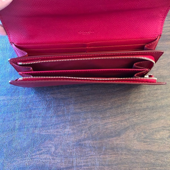 Coach Wallet - Picture 4 of 4